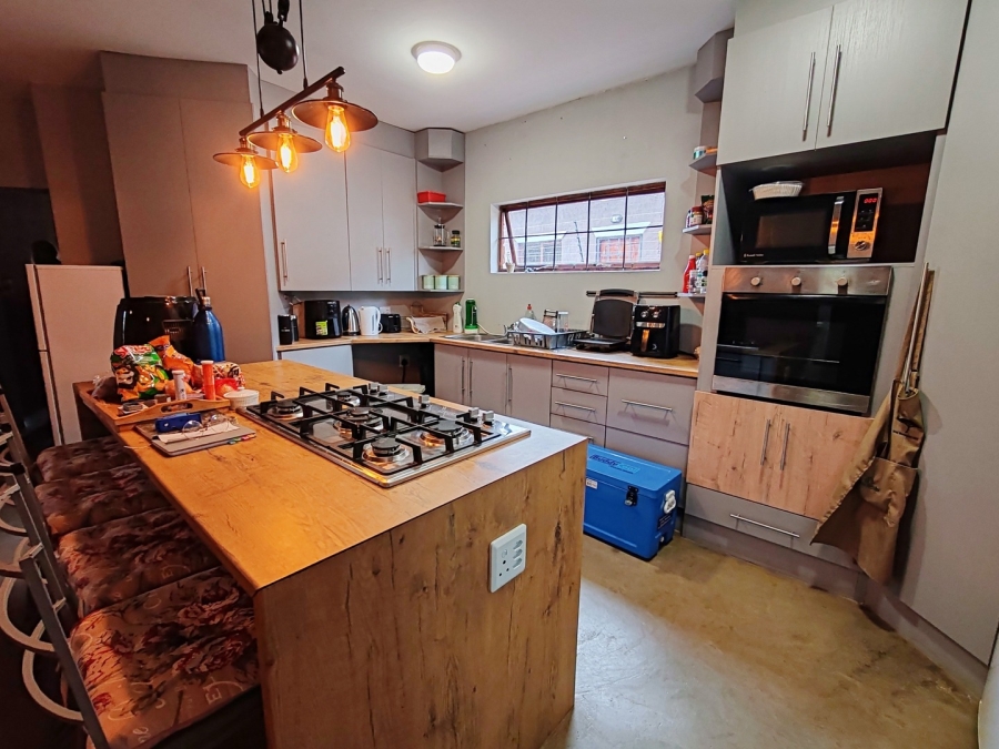 3 Bedroom Property for Sale in Mooivallei Park North West